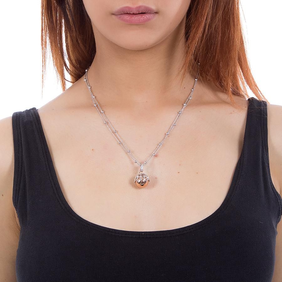 Collana con ciondolo sonoro rosato, stelle e zirconi